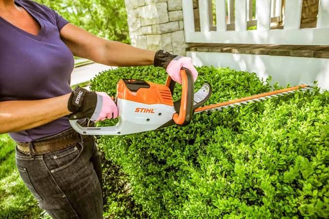 hedge trimming Brisbane